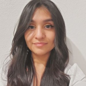 Meet your Posher, Roxanne